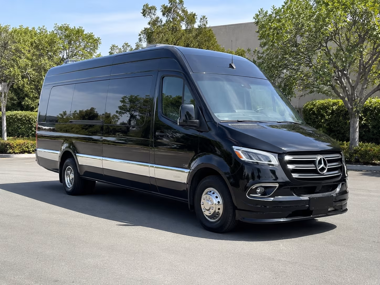 find the perfect transportation for your next airport transfer 1