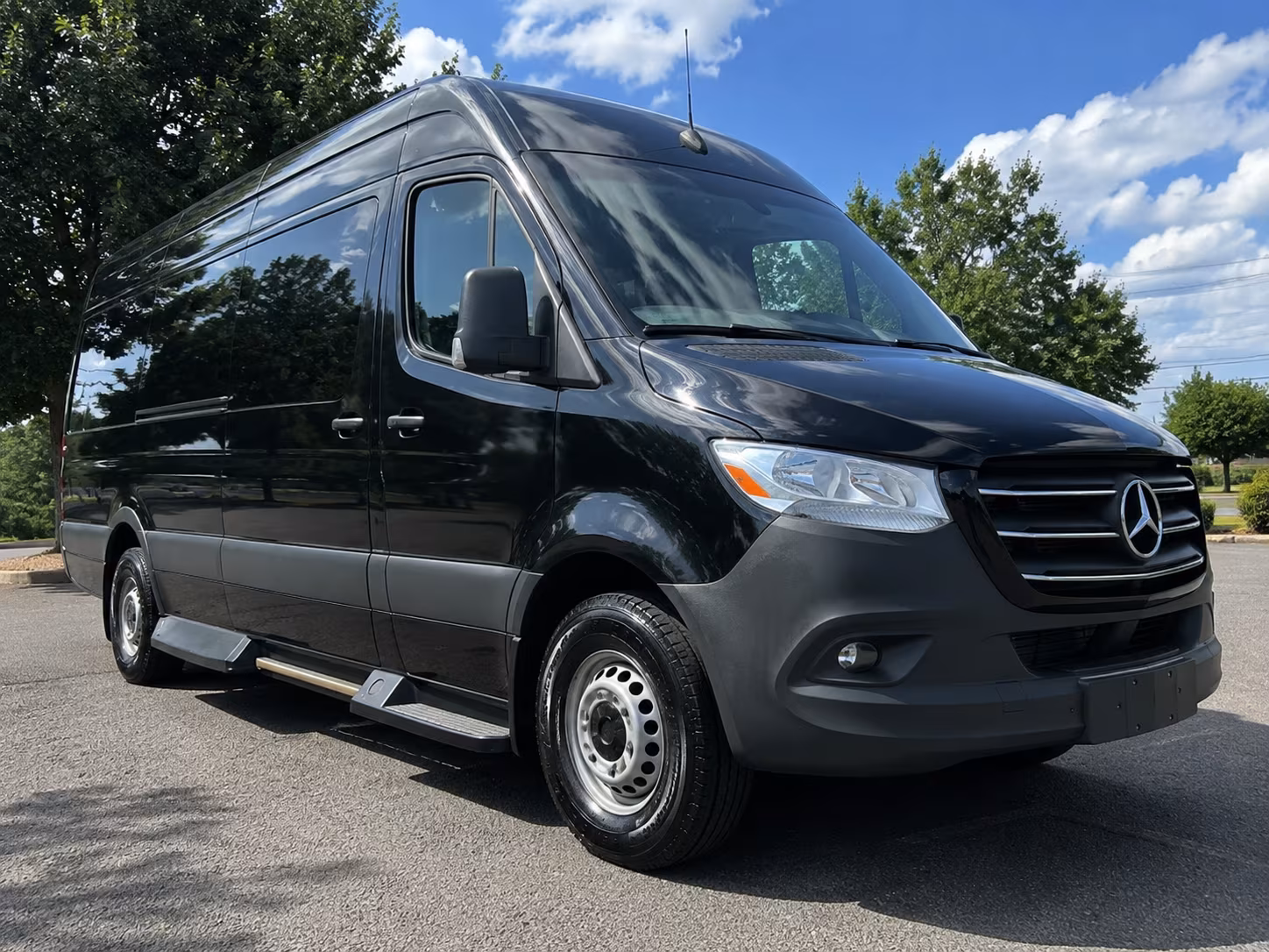 find the perfect transportation for your next airport transfer 3