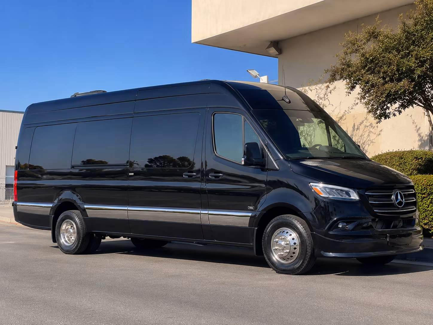 find the perfect transportation for your next airport transfer 4